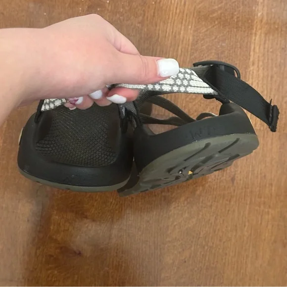 Chacos Grey and White Women's Sandals Size 7 - Picture 5 of 13